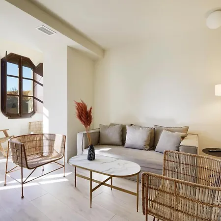 Gaia & Lofts Апартаменты Жирона