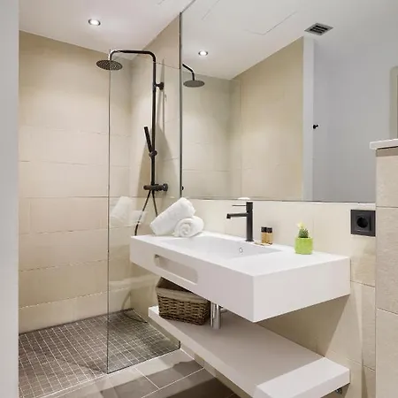 Gaia & Lofts * Жирона